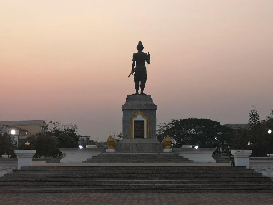 Vang Vieng in prestolnica Vientiane